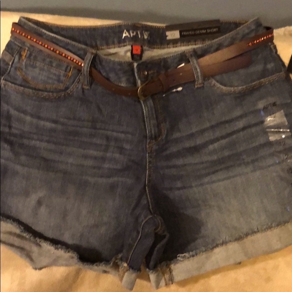 Apt 9 Denim Frayed Shorts Size 12 NWT